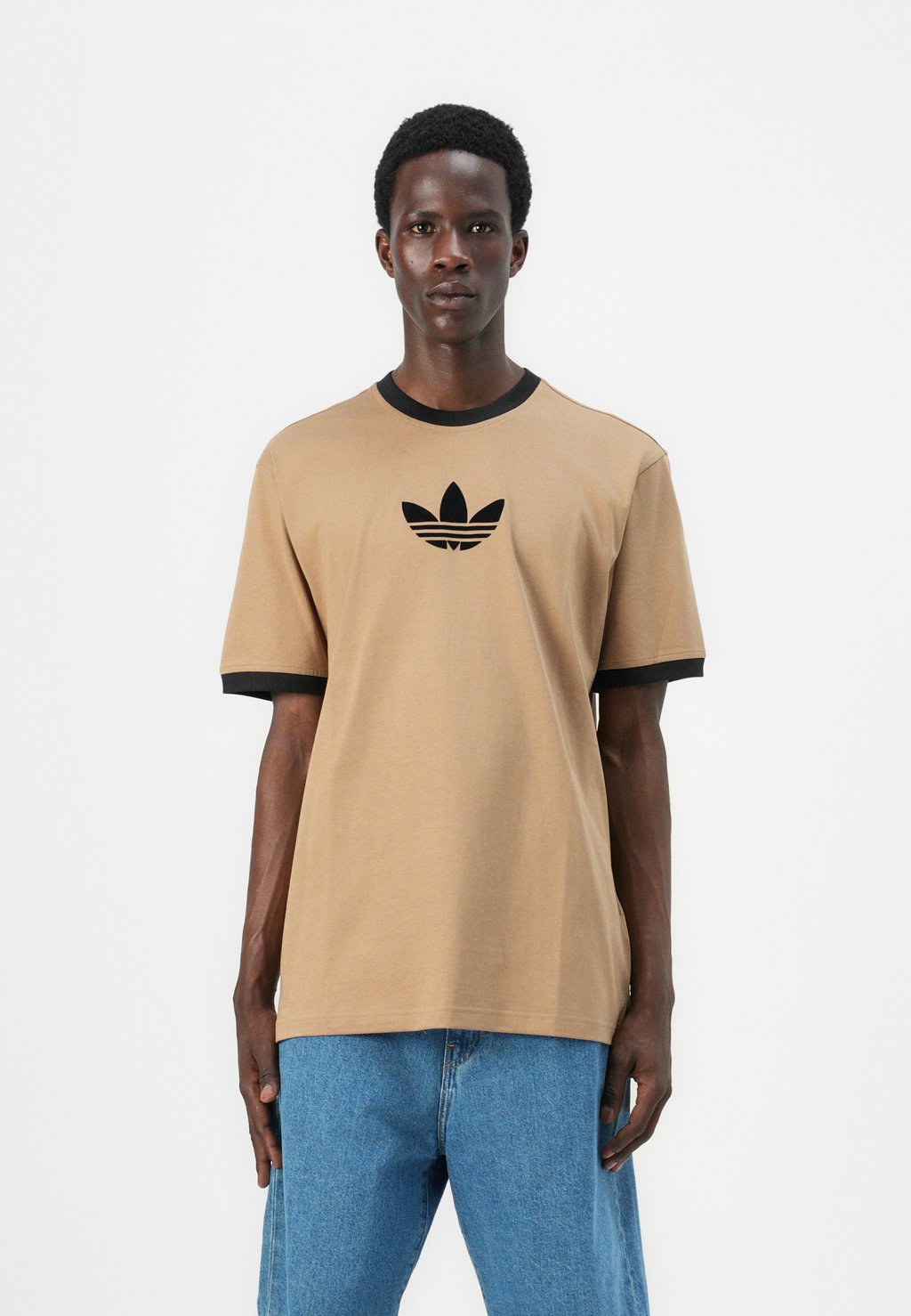 

Футболка с принтом Adidas Originals, черный