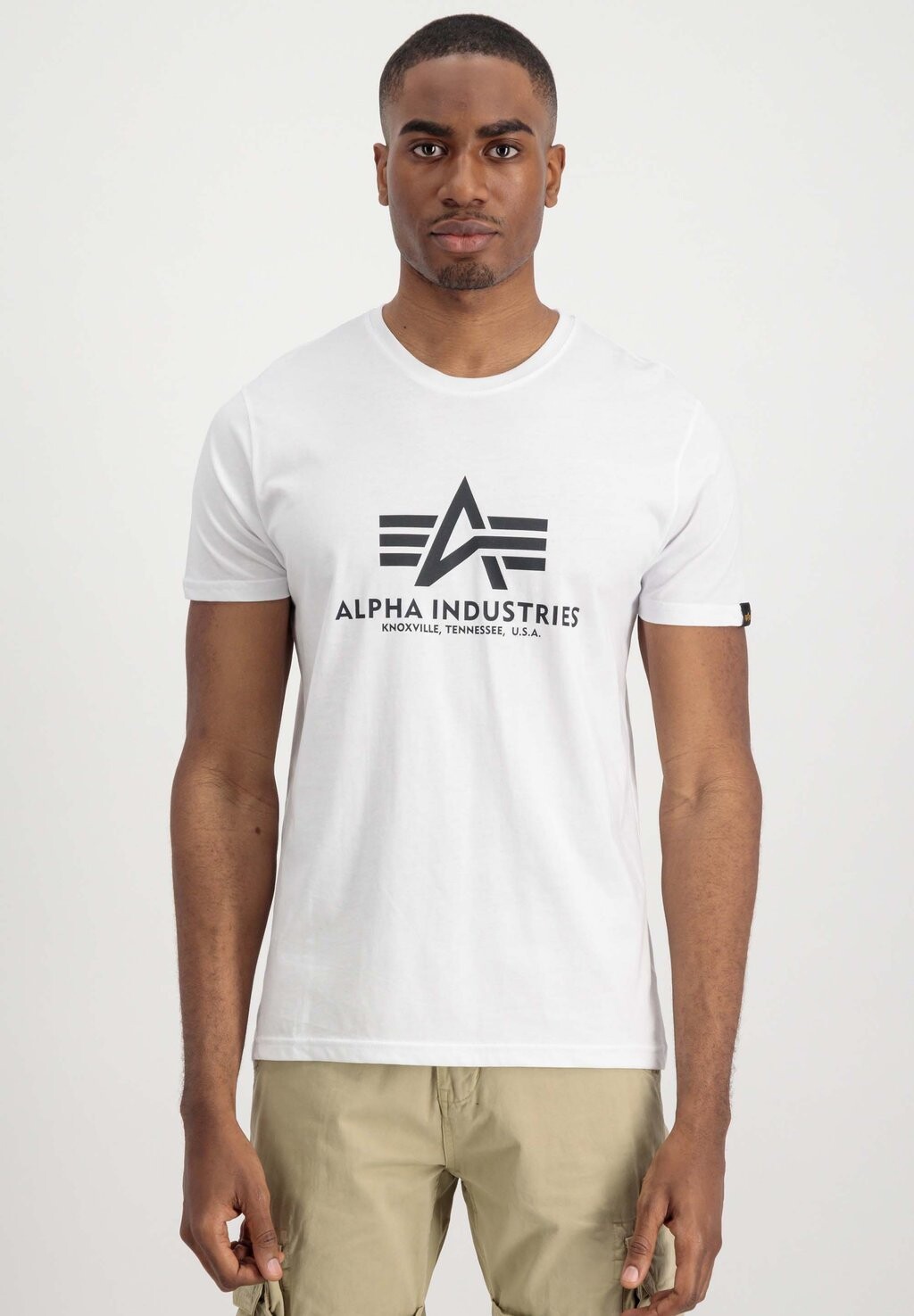 

Футболка с принтом Alpha Industries, белая
