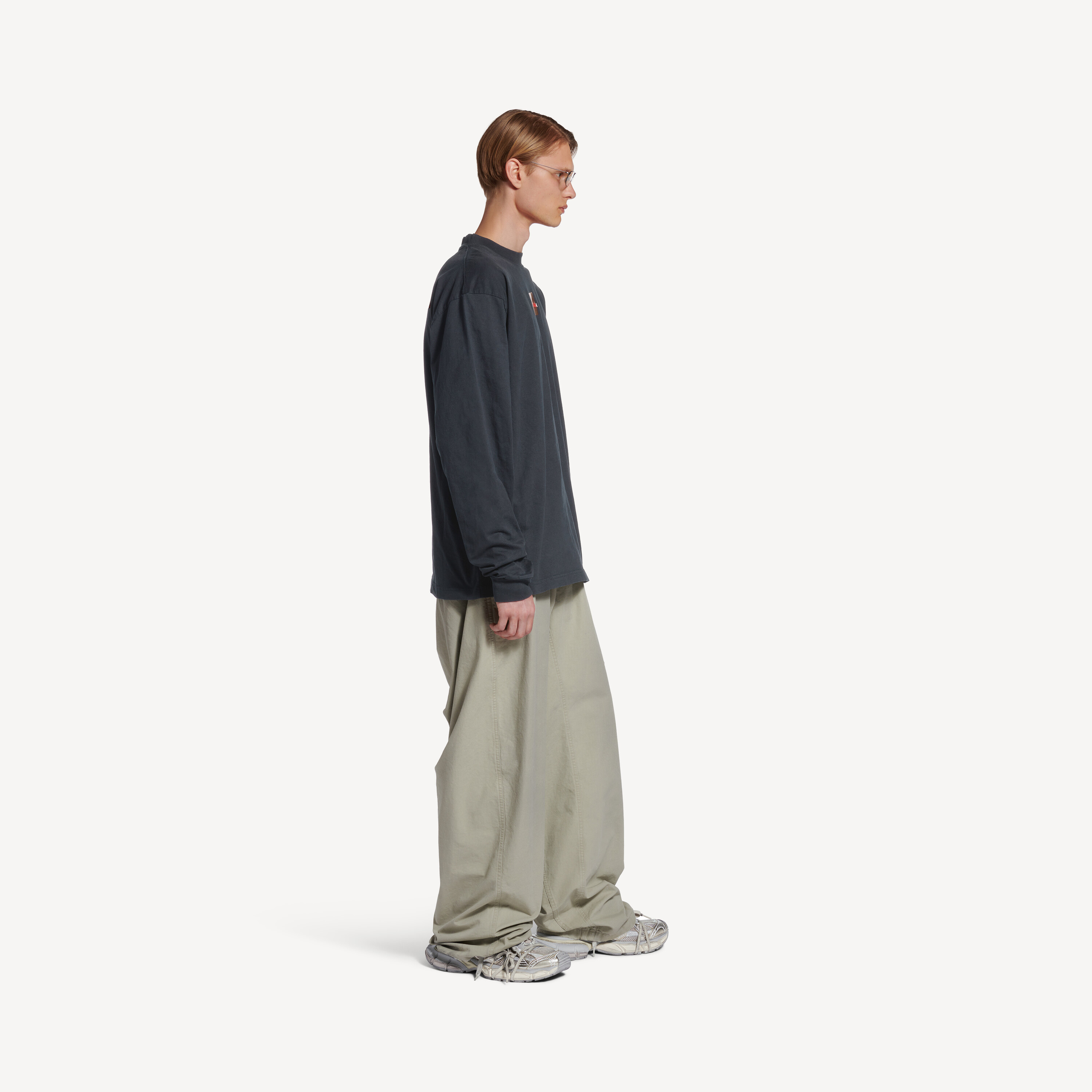 Футболка с длинными рукавами средней посадки с лентой balenciaga на спине, выцветшая (черный/белый/красный) BALENCIAGA, красный/белый/выцветший черный — фото 3