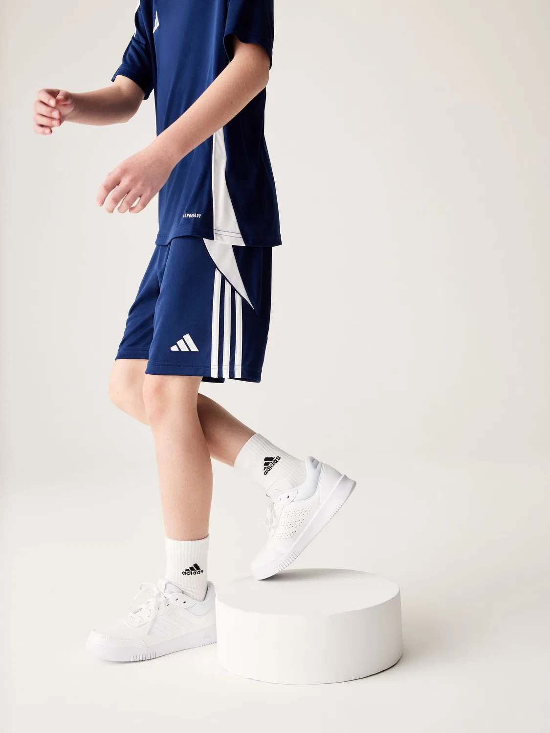 Шорты футбольные Tiro 24 adidas, синие — фото 3