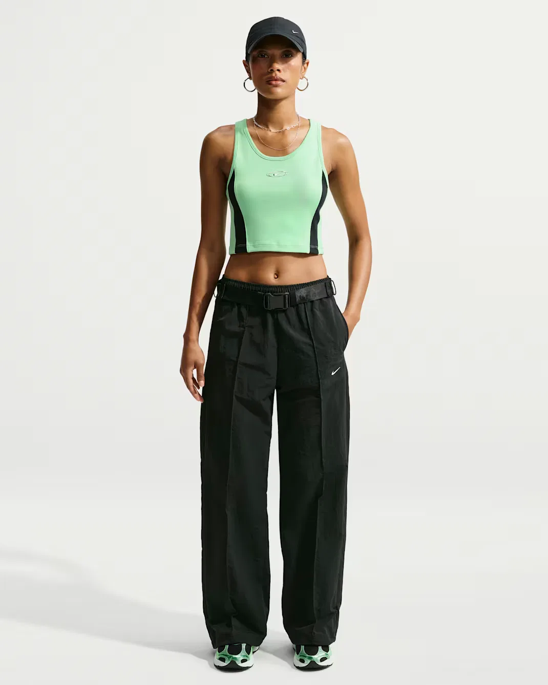 Женский облегающий укороченный топ Nike Sportswear, Illusion Green/Black/Metallic Silver — фото 4