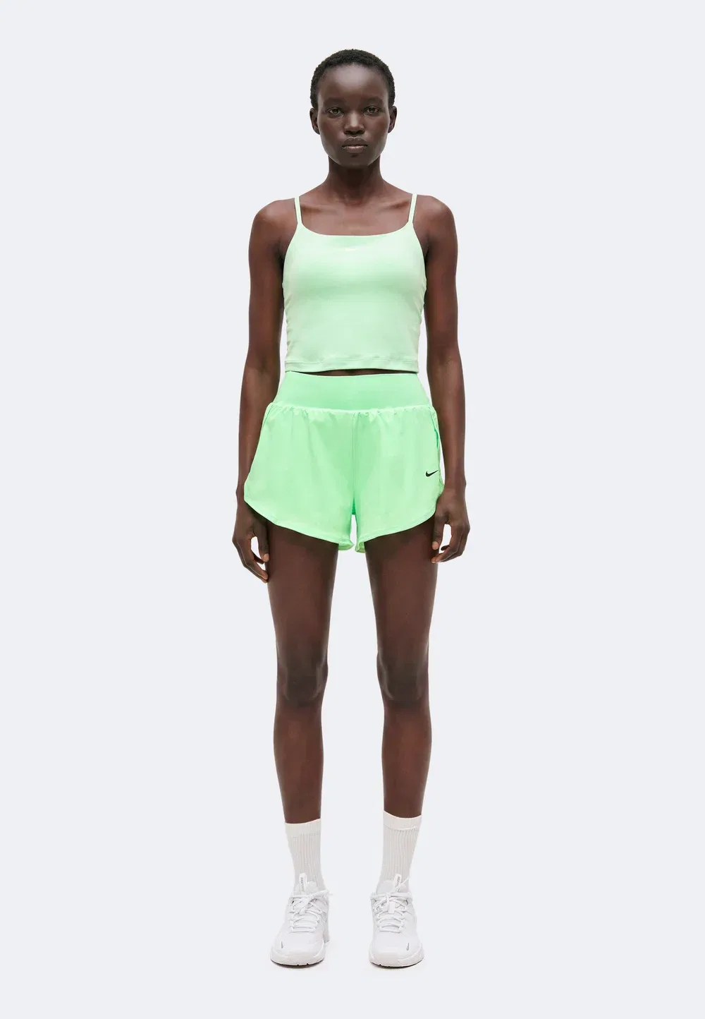 W np df sculpt 2n1 3in hr shrt - шорты 2-в-1 Nike Performance, Illusion Green/Black — фото 2