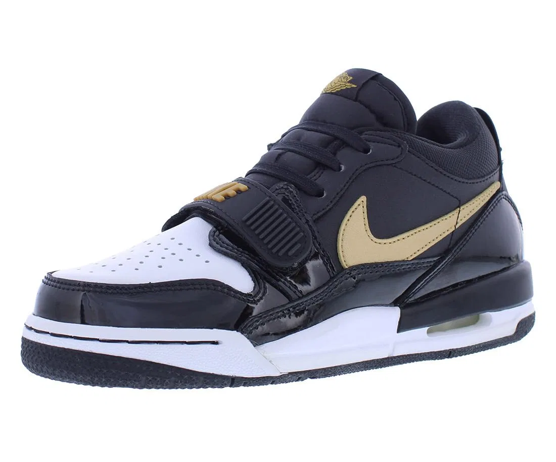 Детские кроссовки для мальчиков Air Jordan Legacy 312 Low NIKE, Black Gold White Black