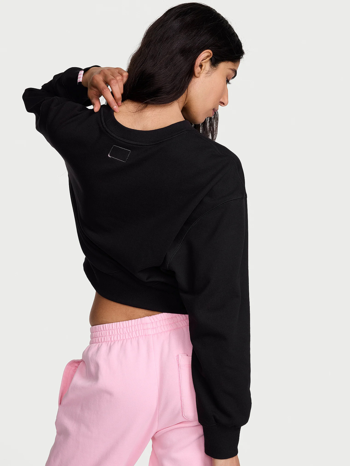 Укороченная толстовка Victoria's Secret Angel Essentials Obsessed Terry Crewneck, черный — фото 3