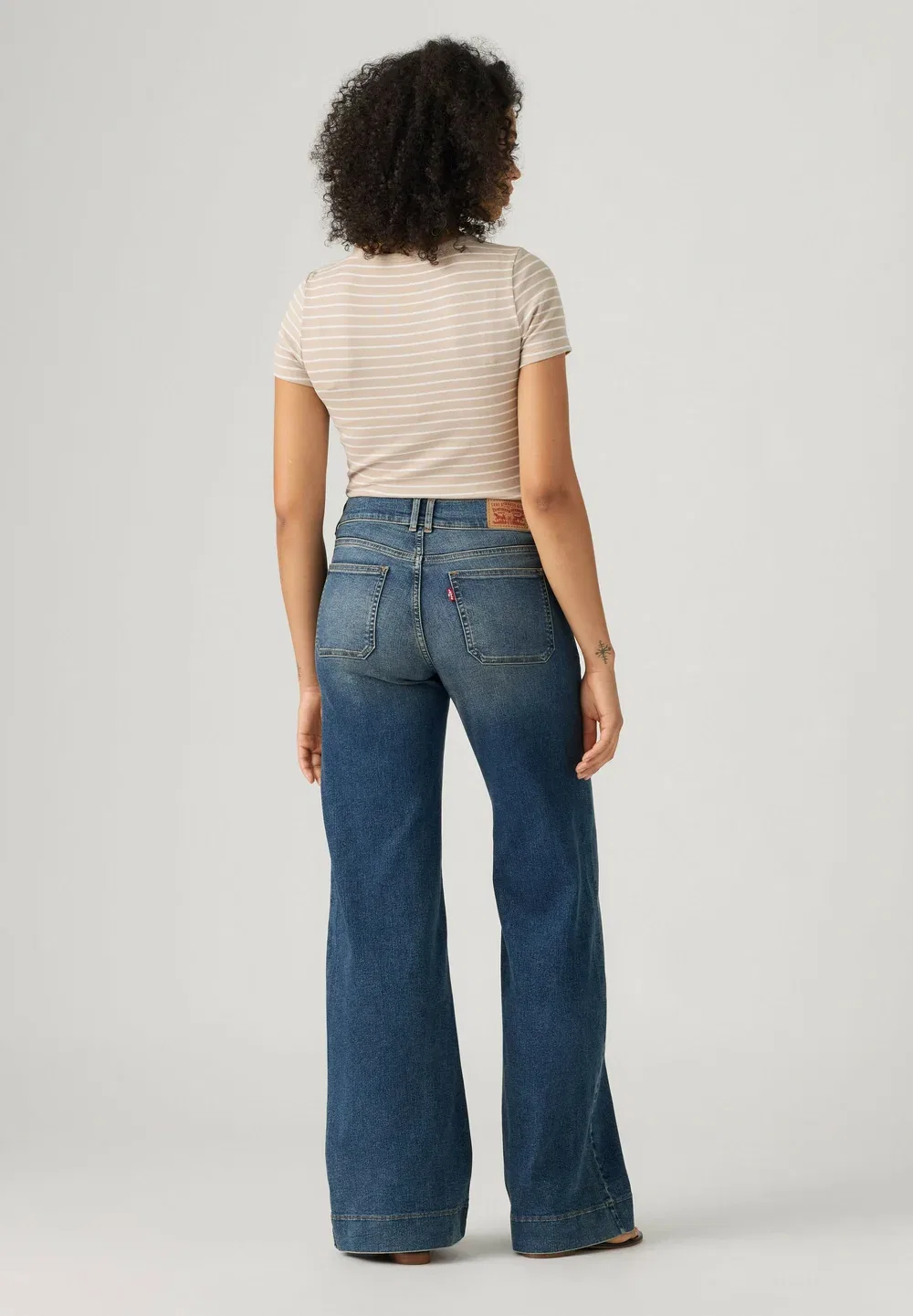 318 сшитых на заказ широких штанин, уходящих поздно - широкие штанины Levi'S, Leaving Late - Dark Indigo - Worn In — фото 3