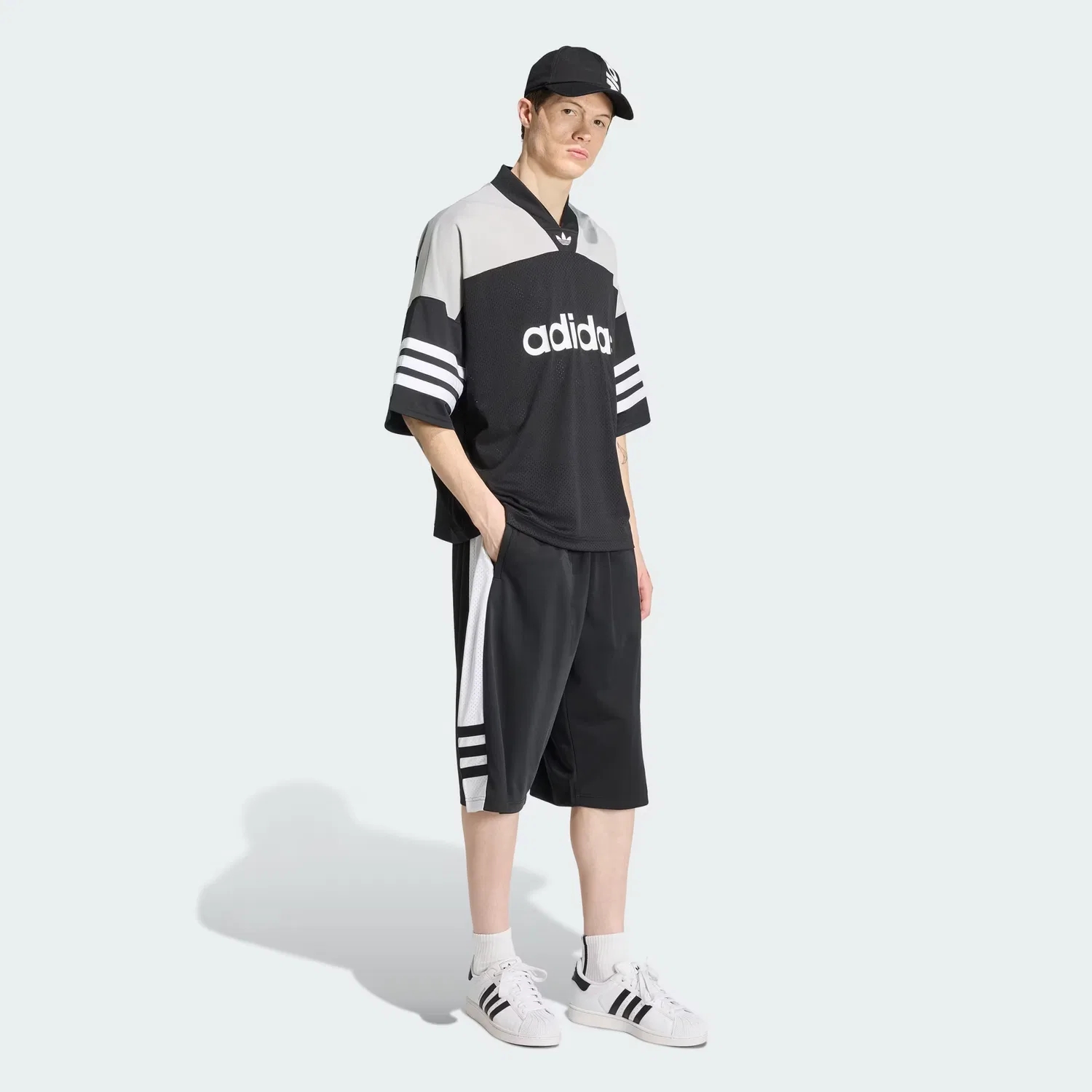 Мужская футбольная футболка оверсайз Adicolor Oversized Soccer Jersey Adidas Originals, черный/белый — фото 3