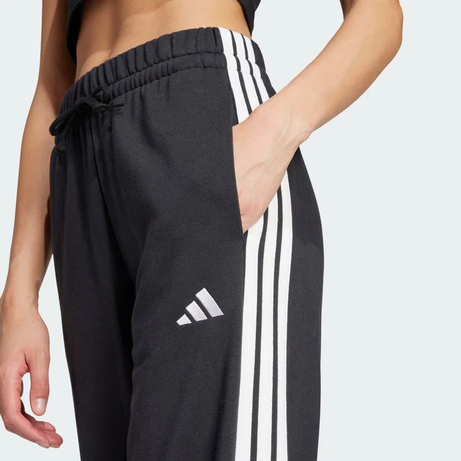 Спортивные штаны с тремя полосками Sportswear Essentials 3-Stripes Open Hem French Terry, adidas, Черный — фото 4
