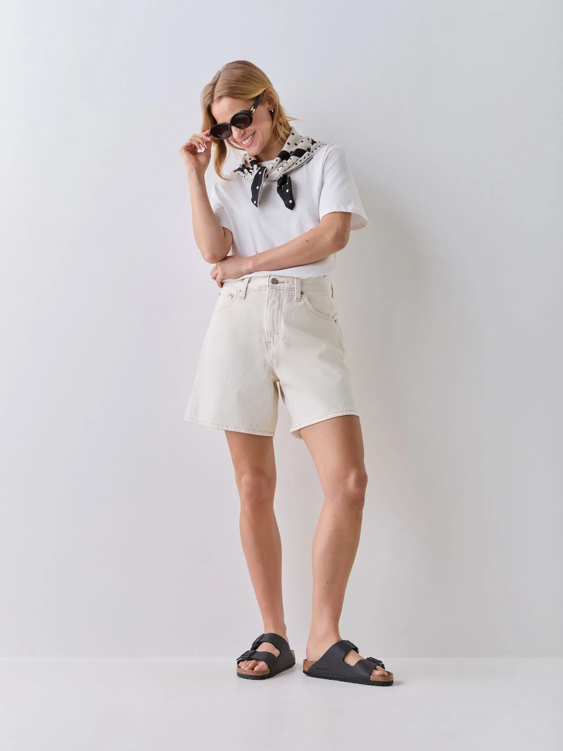 Шорты джинсовые High-Rise Baggy Levi's, белые