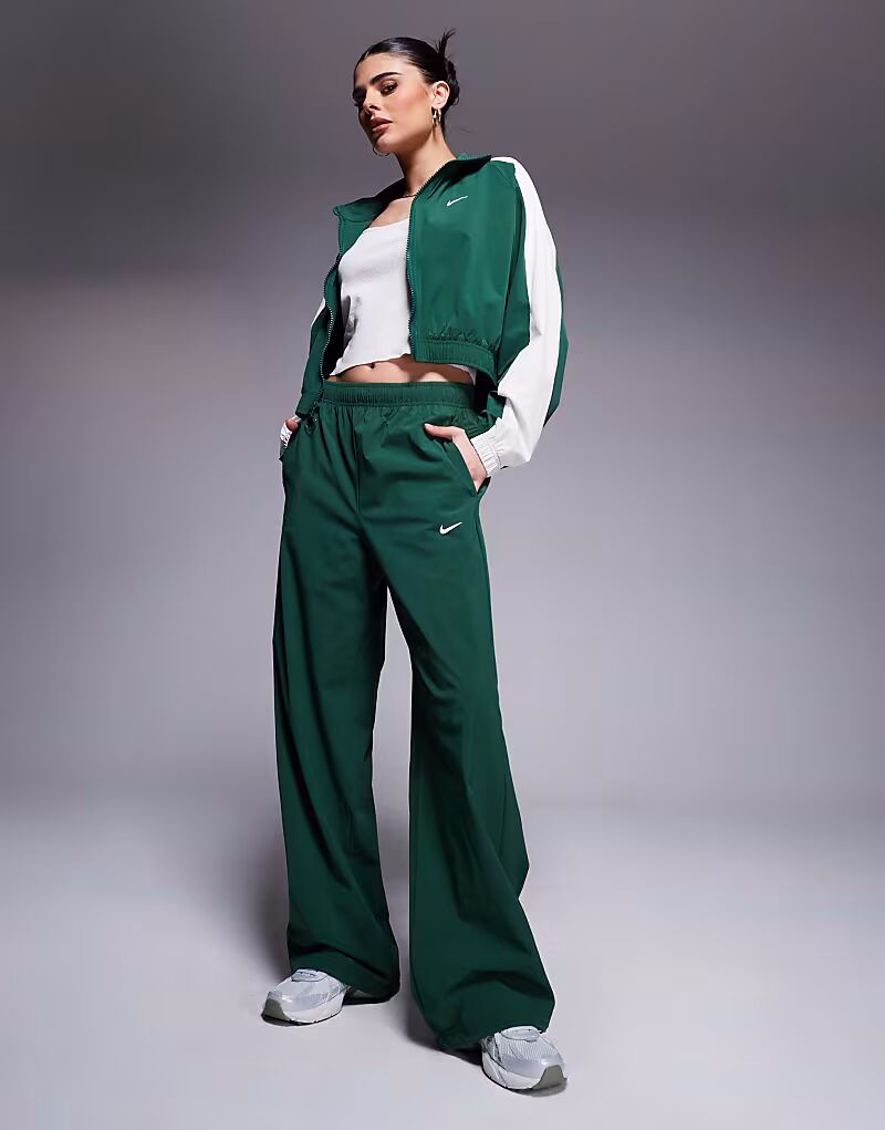 

Широкие брюки Nike Trend зеленого цвета