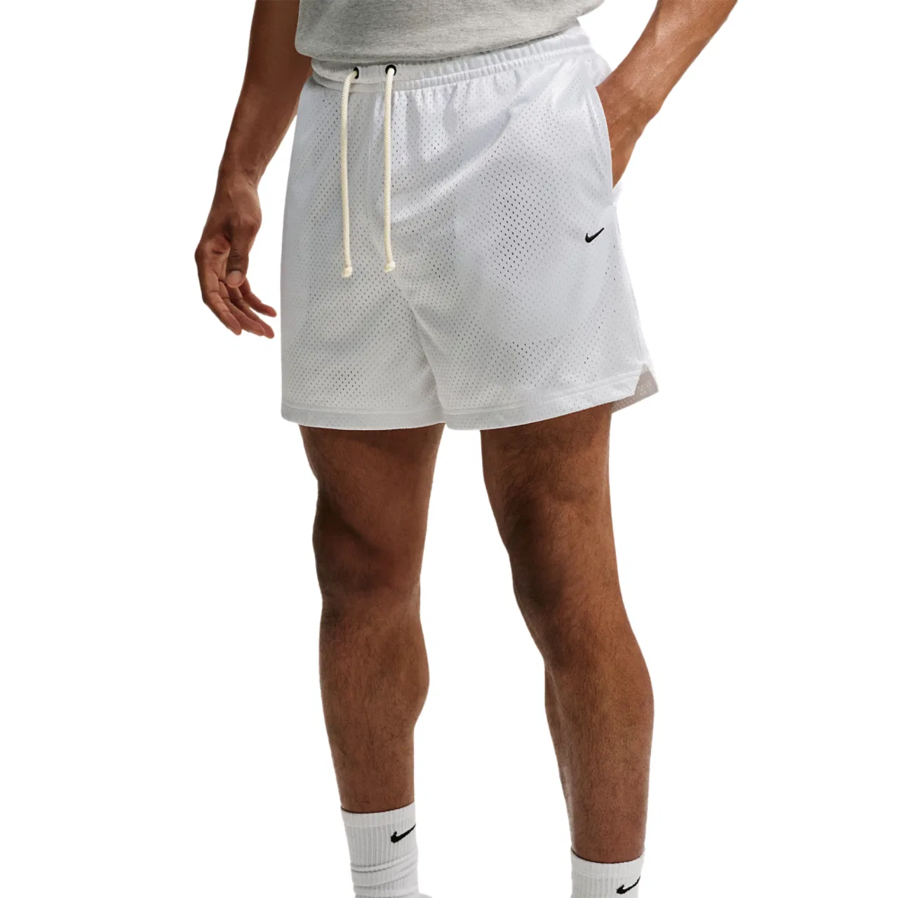 Мужские шорты из сетки с длиной по внутреннему шву 13 см, с карманами, Nike Dri-FIT Standard Issue Mesh 5IN Shorts, Nike, Pale Ivory/White/Black