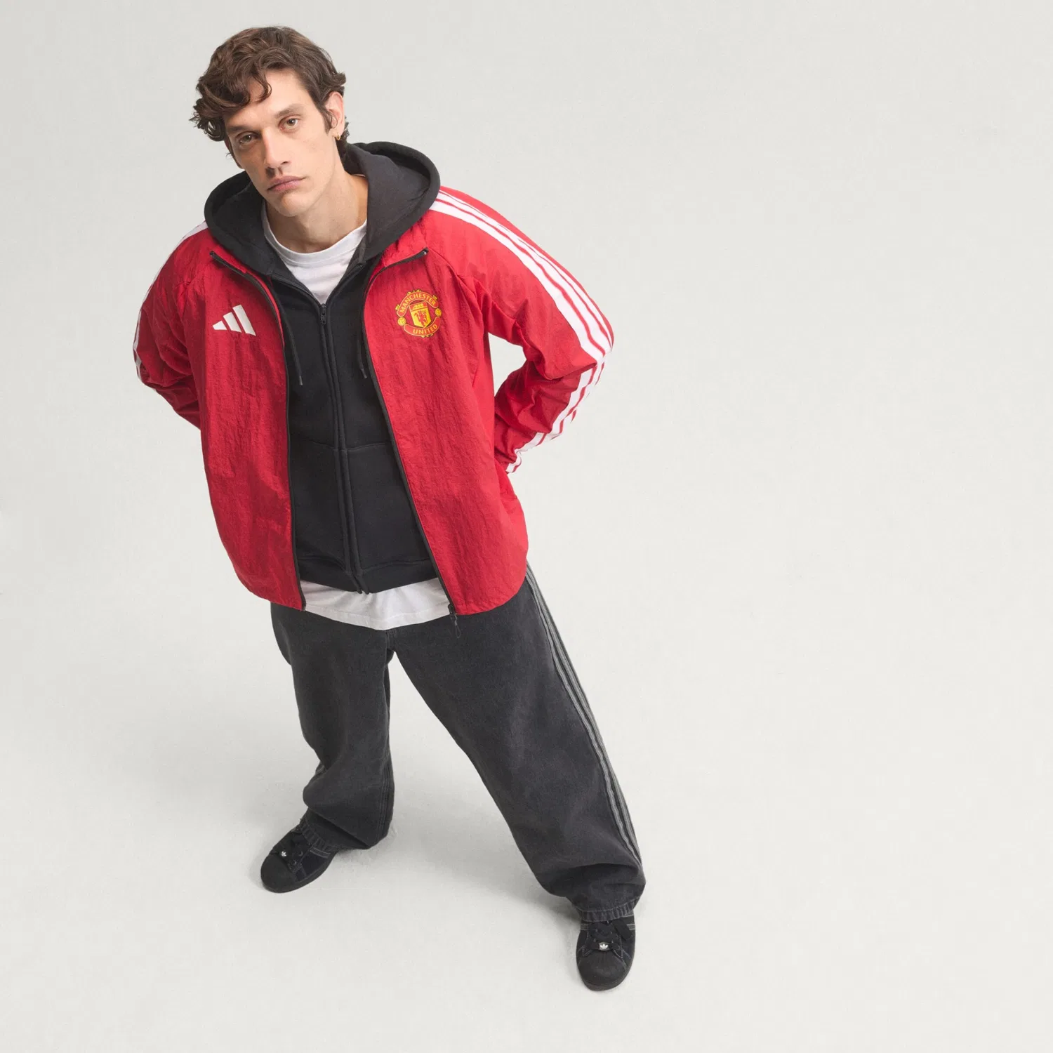 Тренировочная куртка Adidas Performance Manchester United Anthem красного цвета — фото 3