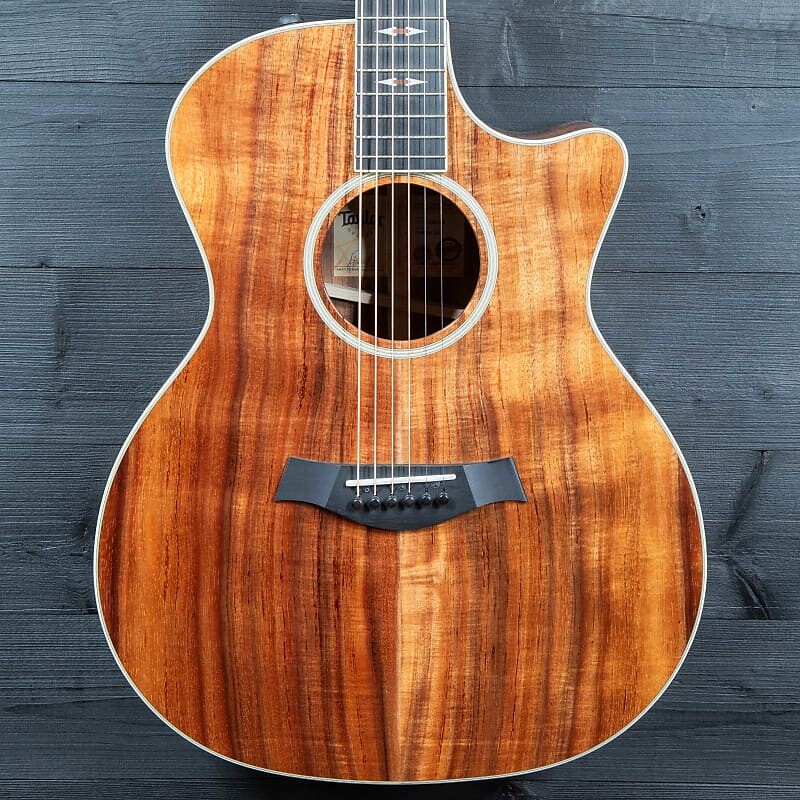 

Акустическая гитара Taylor Custom GA Hand-Selected Hawaiian Koa w/ ES2 Electronics