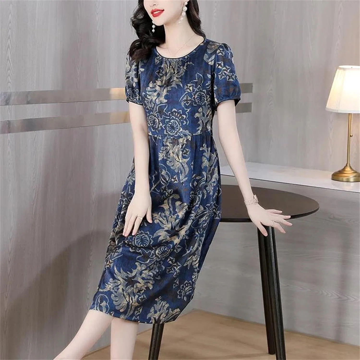 Женское сатиновое платье миди с цветочным принтом Vintage, Blue — фото 3