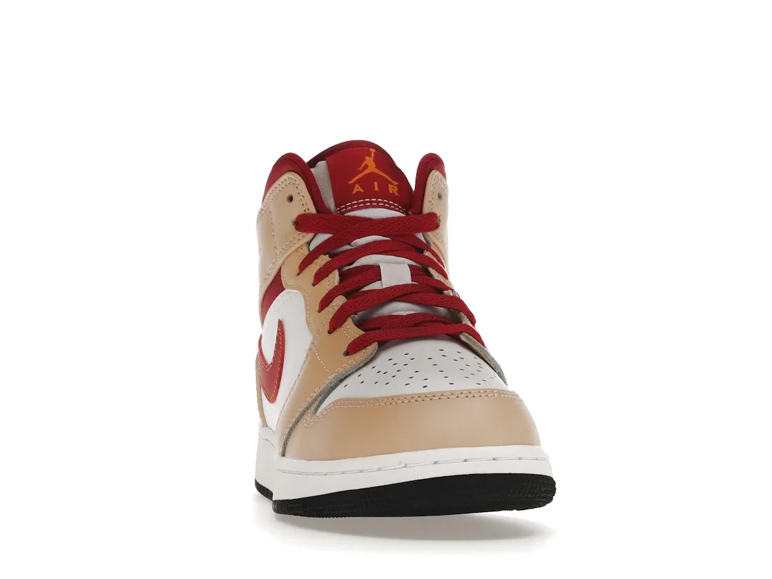 Детские кроссовки Lifestyle с модельным цветом White Onyx/White/Cardinal Red/Light Curry Jordan — фото 2
