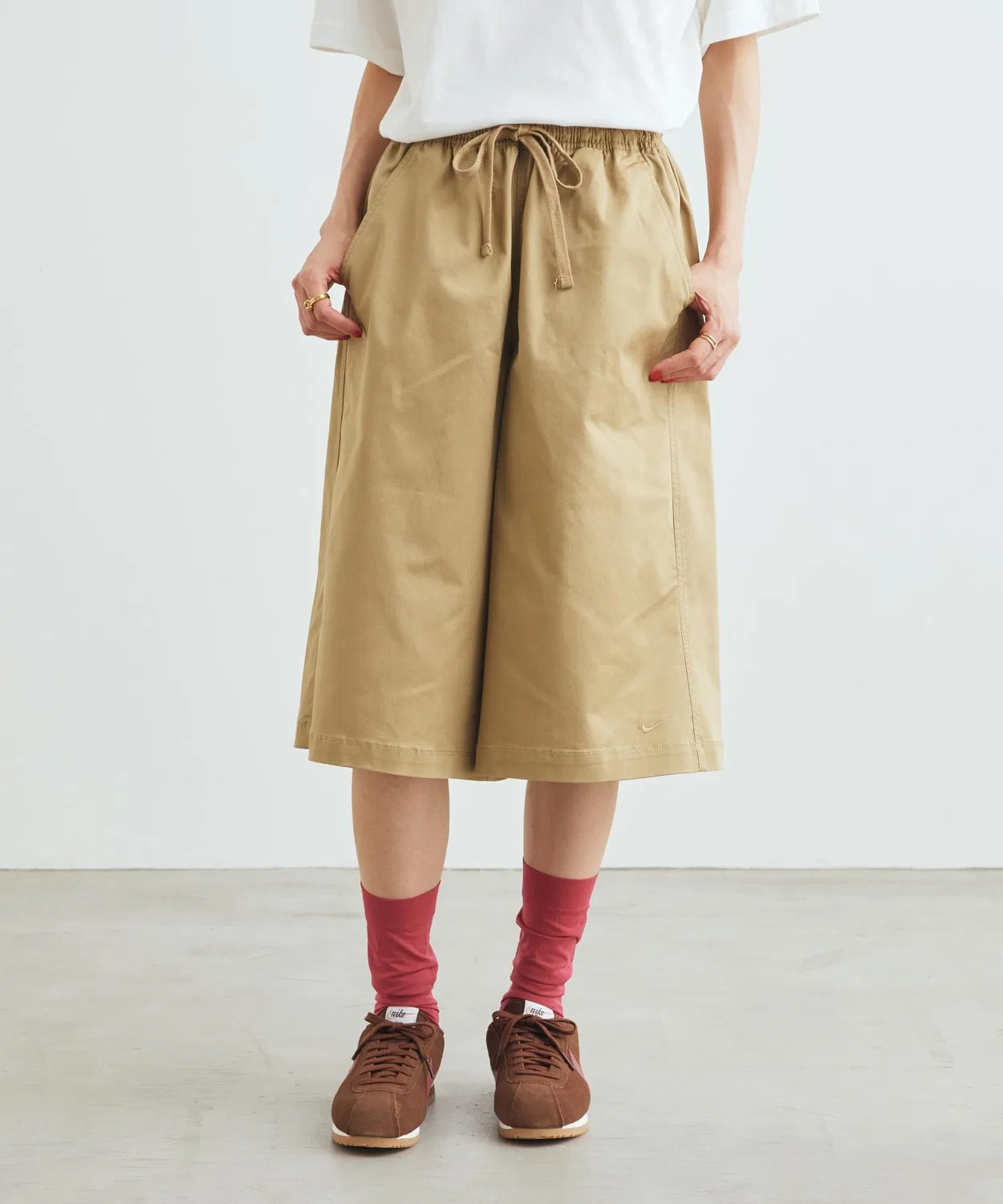 Женские шорты-парашют с принтом, модель Parachute Beige NIKE, Beige