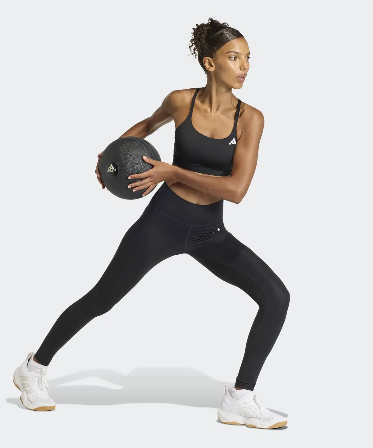 Женский спортивный бюстгальтер с легкой поддержкой Climacool Optime Essentials Workout Light Support Bra Adidas, Black — фото 4