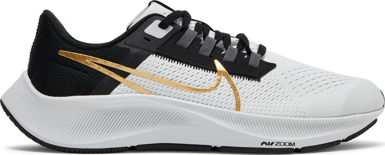 Кроссовки Nike Air Zoom Pegasus 38 GS 'Photon Dust Metallic Gold Coin', серый — фото 2