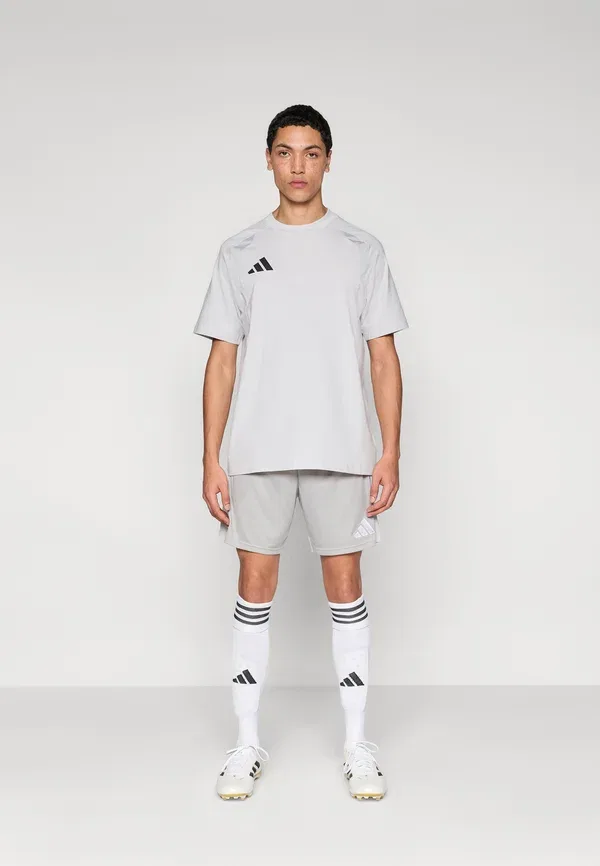 Футболка Tiro travel - базовая футболка Adidas Performance, черный/светло-серый — фото 2