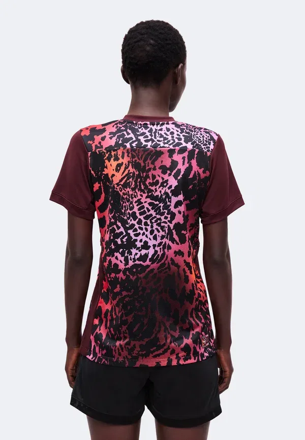 Футболка спортивная Animal Print United Academy Nike Performance, Burgundy Crush/Pure Platinum, бордовый — фото 3