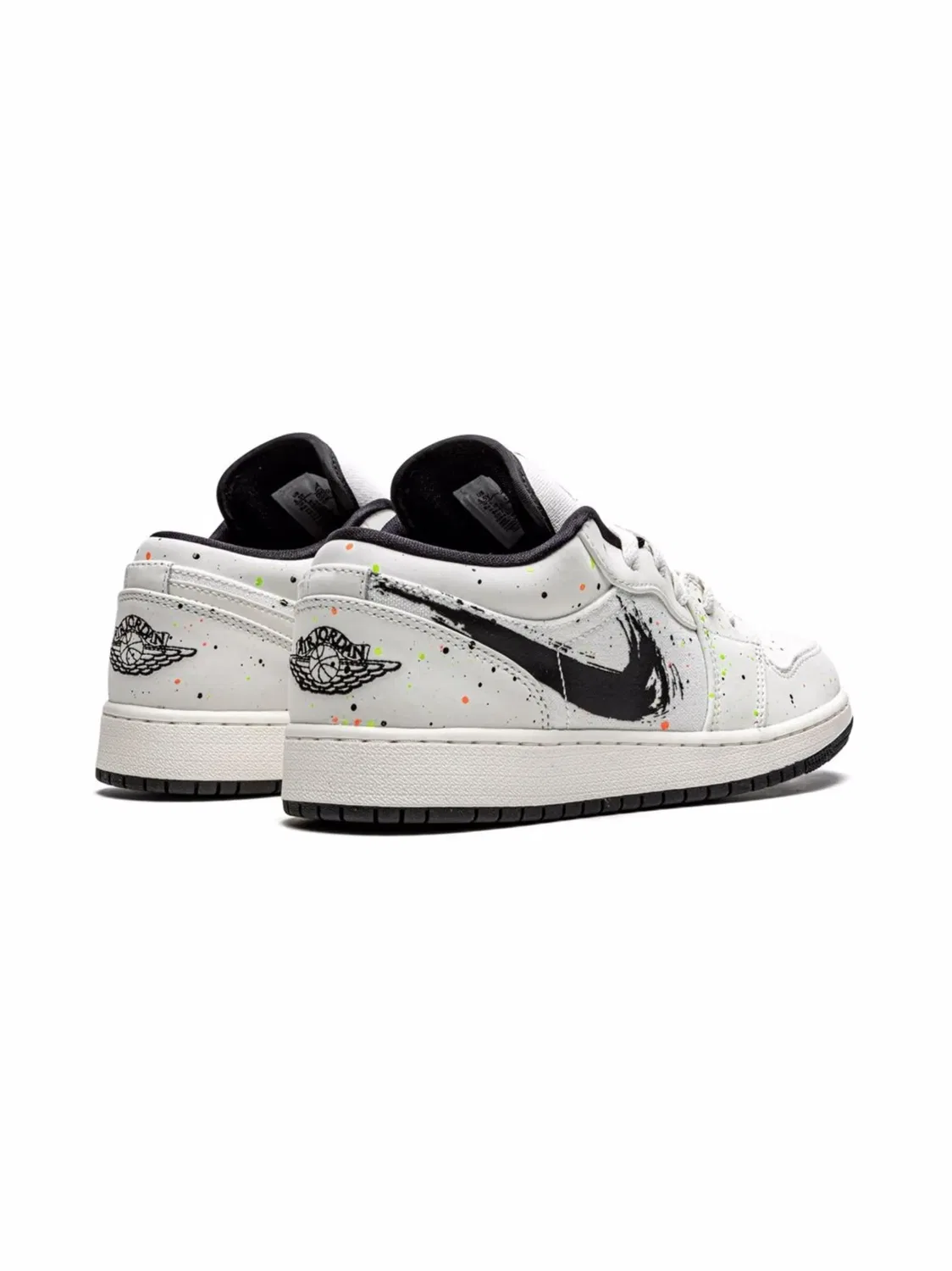 Кроссовки Air Jordan 1 Low SE "Paint Splatter", белый — фото 3
