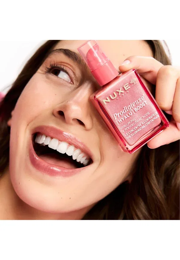 Сыворотка сияющая с гиалуроновой кислотой The illuminating concentrate Nuxe, 30 мл — фото 2