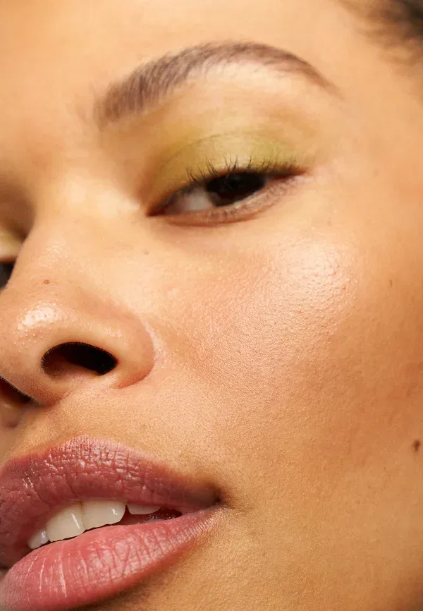 Жидкая матовая пудра-тинт для век - тени для век 3.5 мл Ilia Beauty, цвет moss green — фото 3