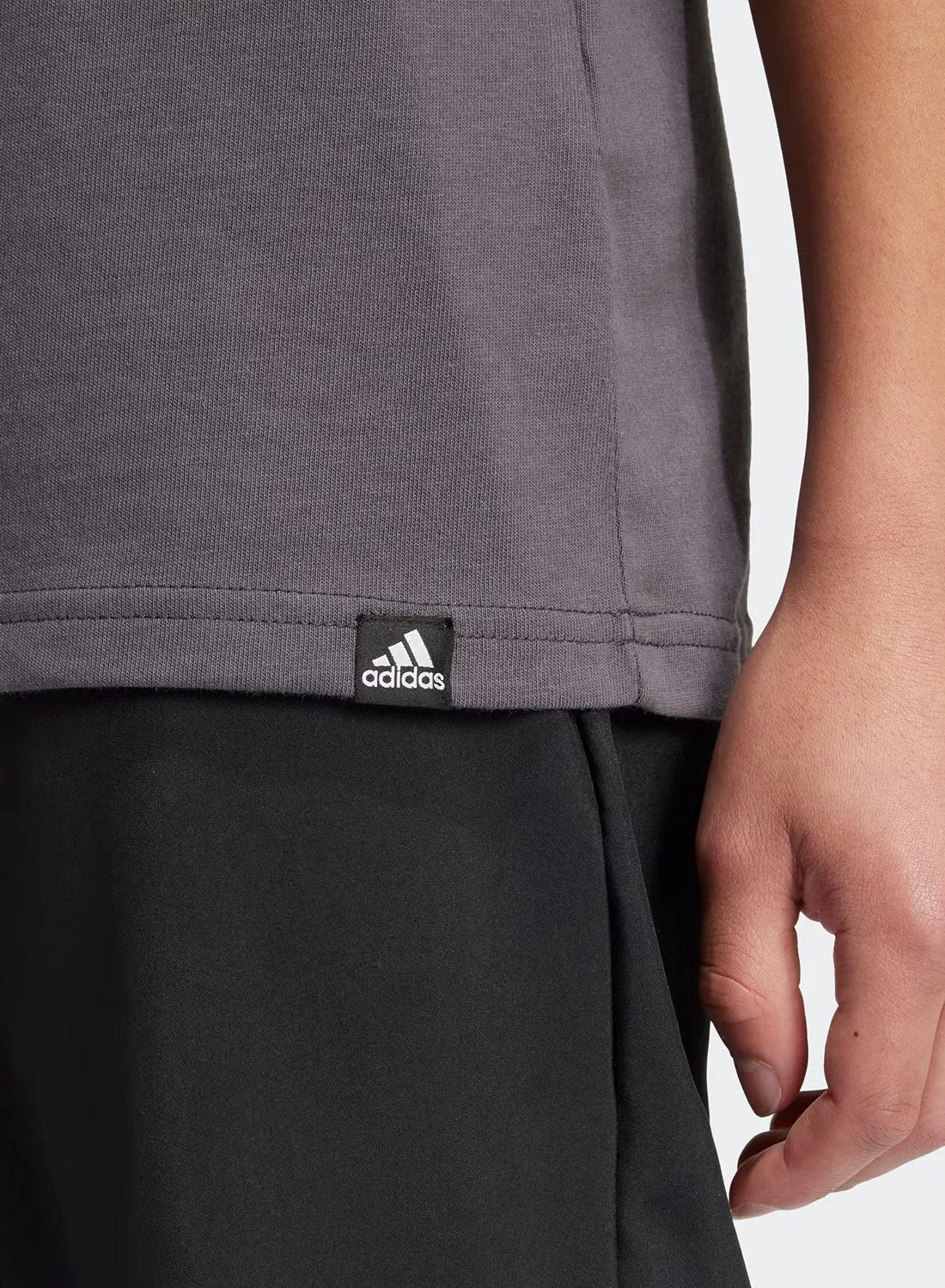 Футболка с принтом камуфляж Adidas, серая — фото 4
