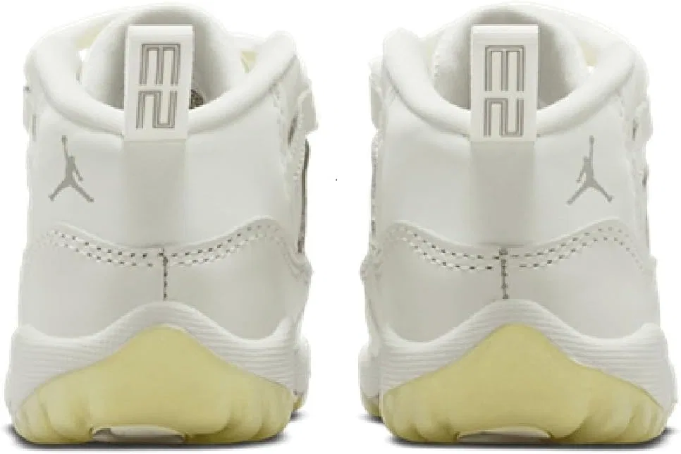 Детские кроссовки для мальчиков Jordan Air 11 Retro 'Pearl' Nike, White — фото 3