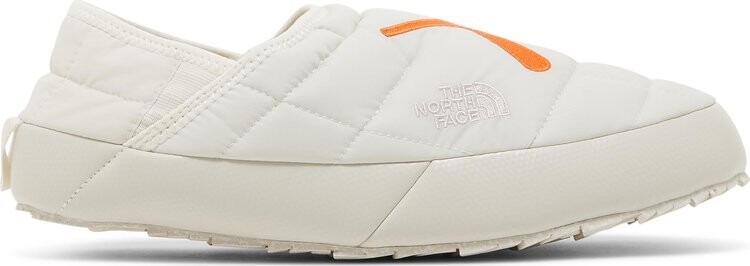 

Кроссовки KAWS x ThermoBall Traction Mule VS Moonlight Ivory Orange, белый