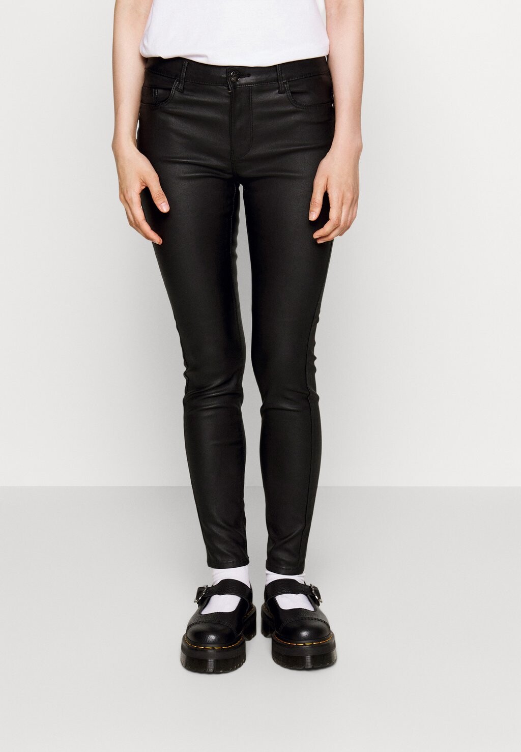 

Джинсы Skinny Fit ONLHELLA COATED ONLY Petite, цвет black