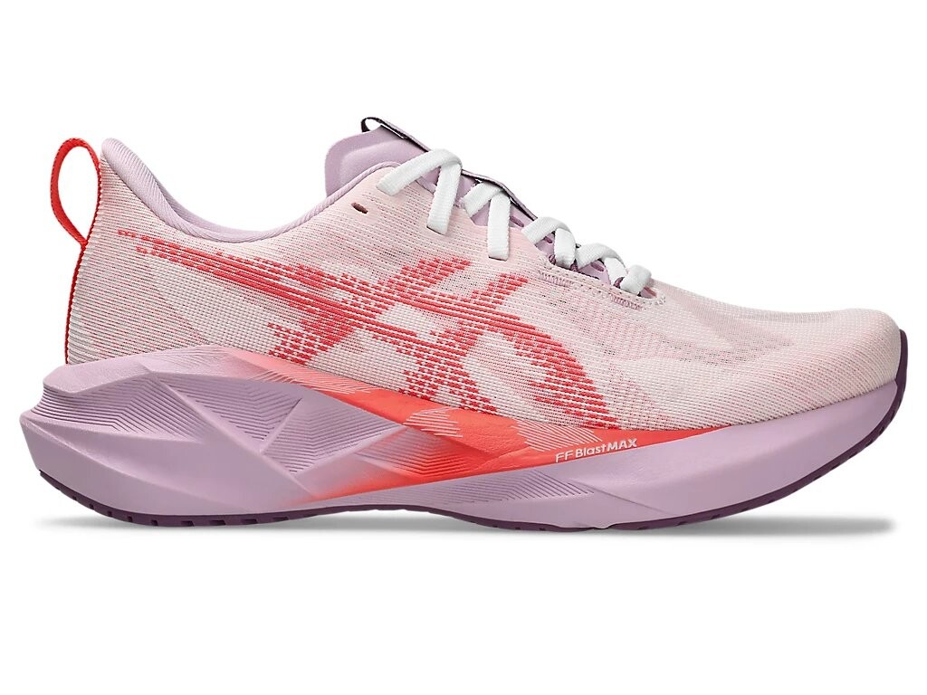 

Беговые женские кроссовки Asics Novablast 5, White/Coral Reef, розовый