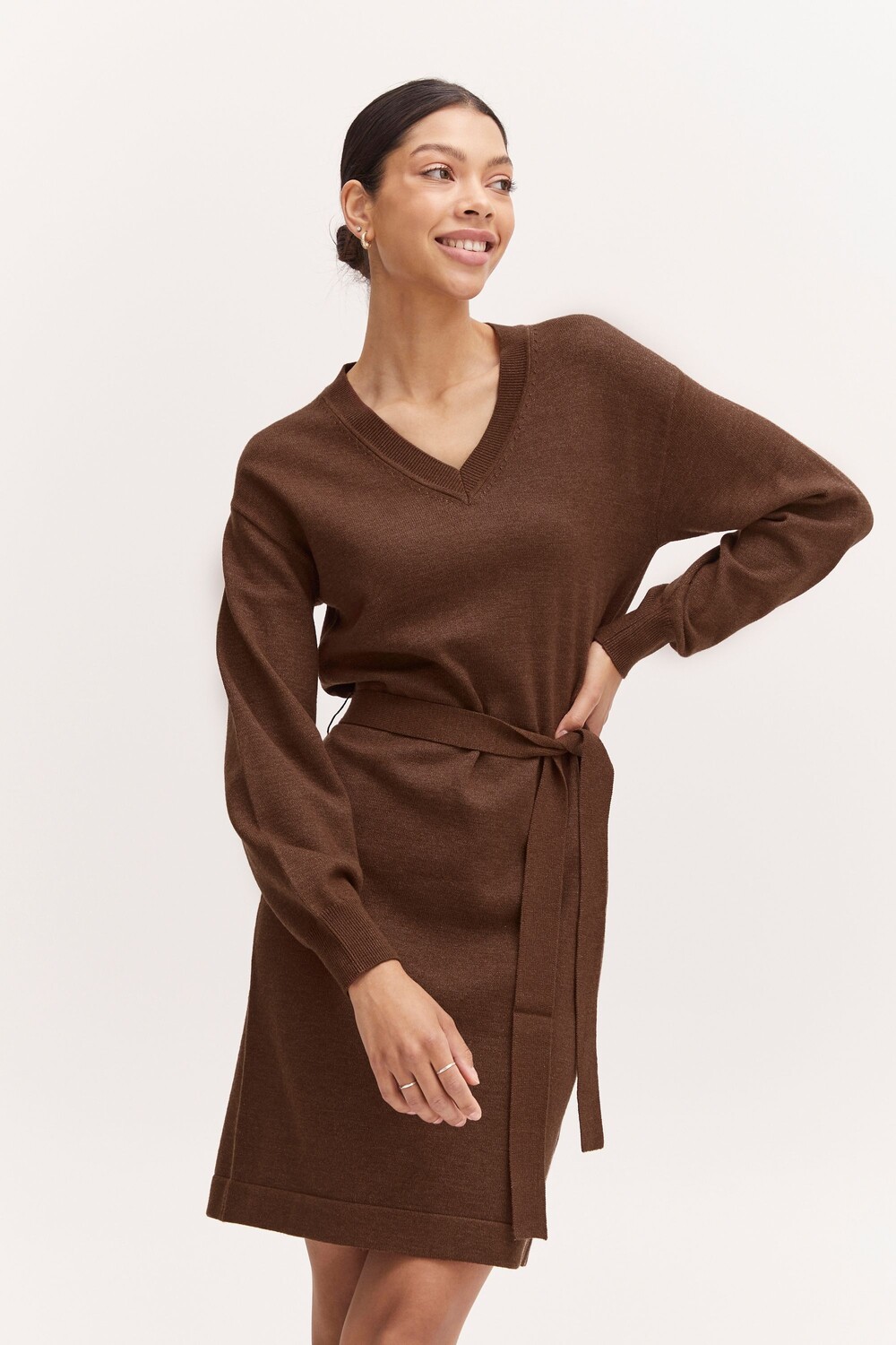 

Платье b.young Strick BYNONINA VNECK DRESS 20811914, коричневый