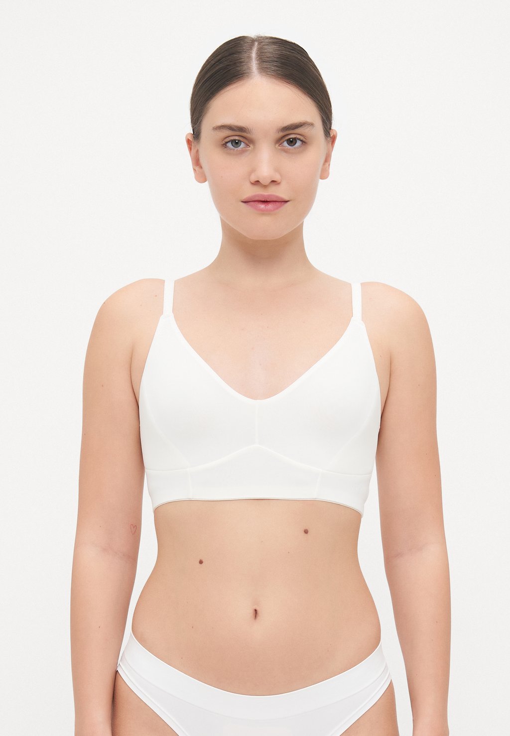 

Бюстье SMOOTHED REALITY PLUNGE BRA YITTY, белый
