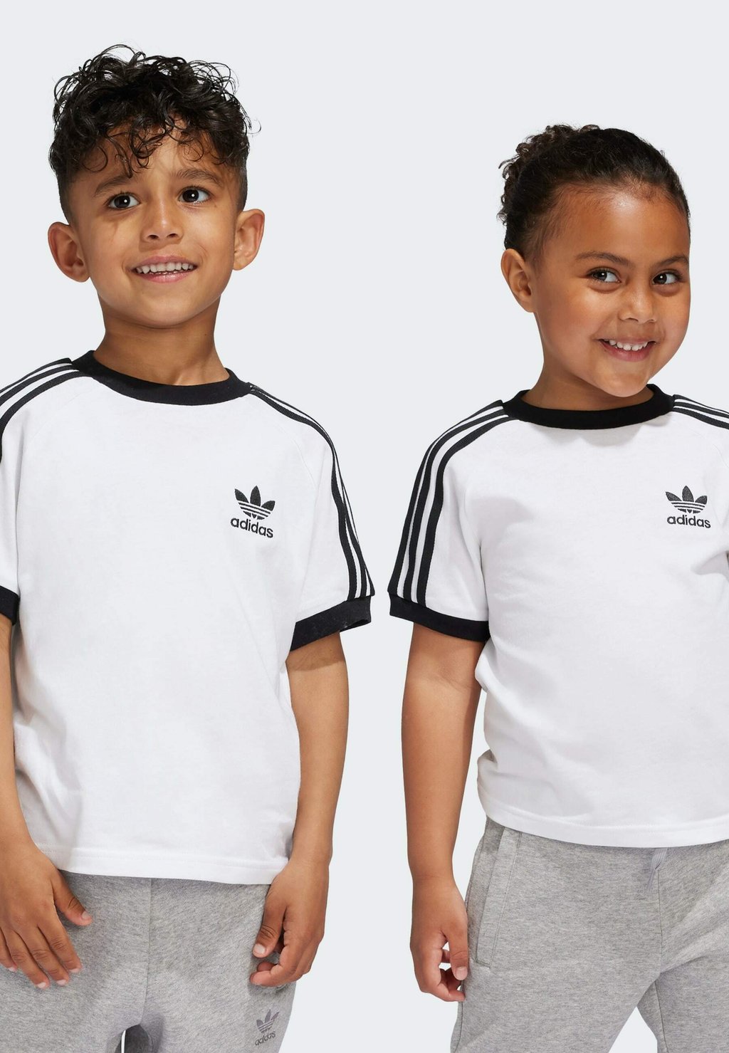 

Футболка с принтом 3STRIPES TEE Adidas Originals, белый