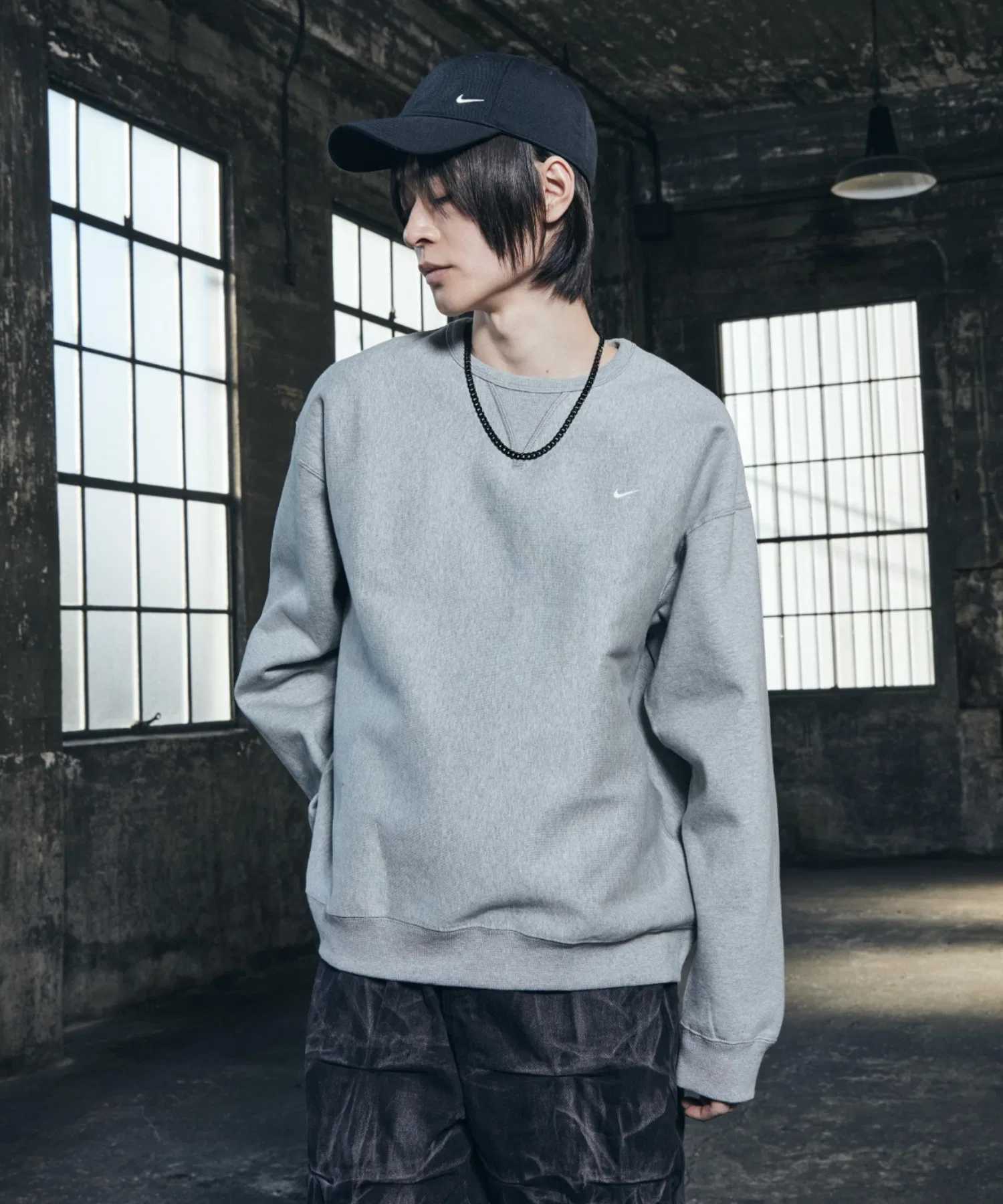 Мужская флисовая толстовка Nike Solo Swoosh HV1087-063 темно-серого цвета
