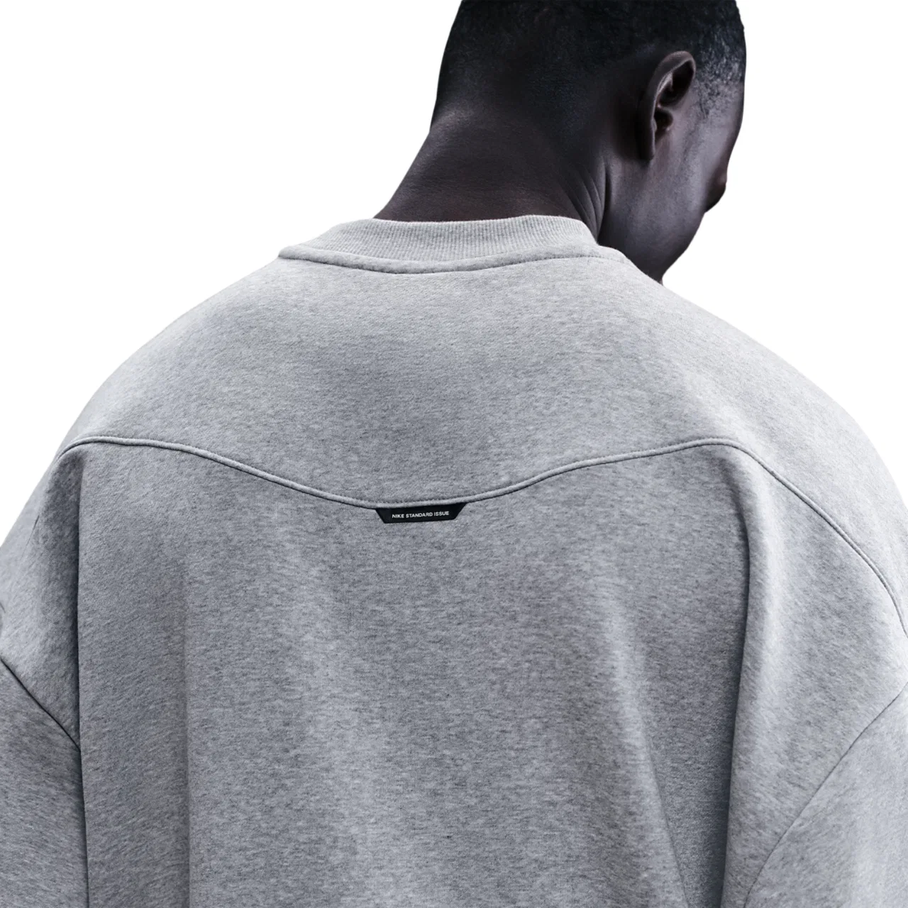 Мужская толстовка Nike TF SI Brush Crew, цвет Dk Grey Heather/Black — фото 2