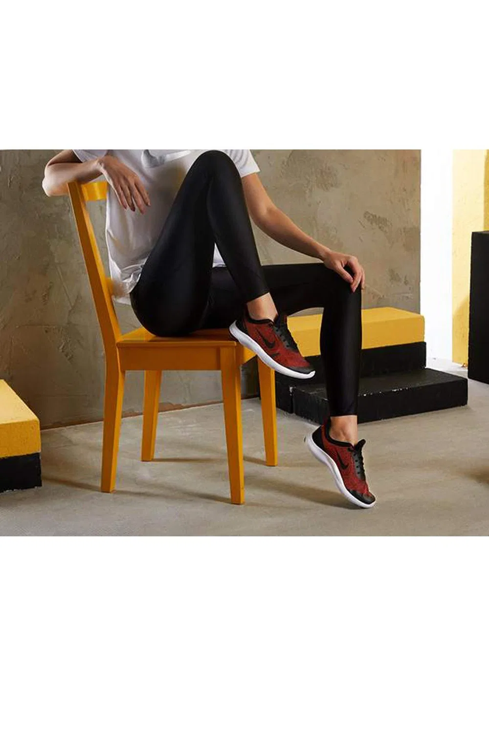 Детские кроссовки для мальчиков беговые NIKE Flex Experience Rn 8 (Gs), Multicoloured Black Red White University Red 002 — фото 4