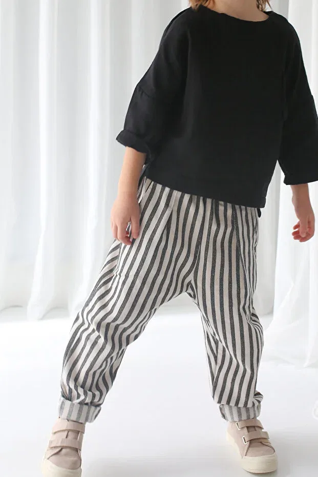 Детские брюки для девочек полосатые Carrot Pants Black Striped Linen Catz Kids, Black & Ecru — фото 2