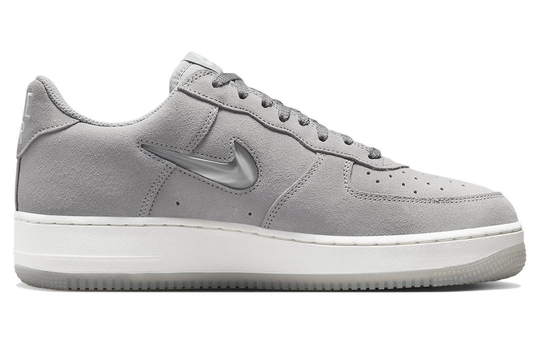 Кроссовки Nike Air Force 1 '07 Low, светло-серый — фото 2