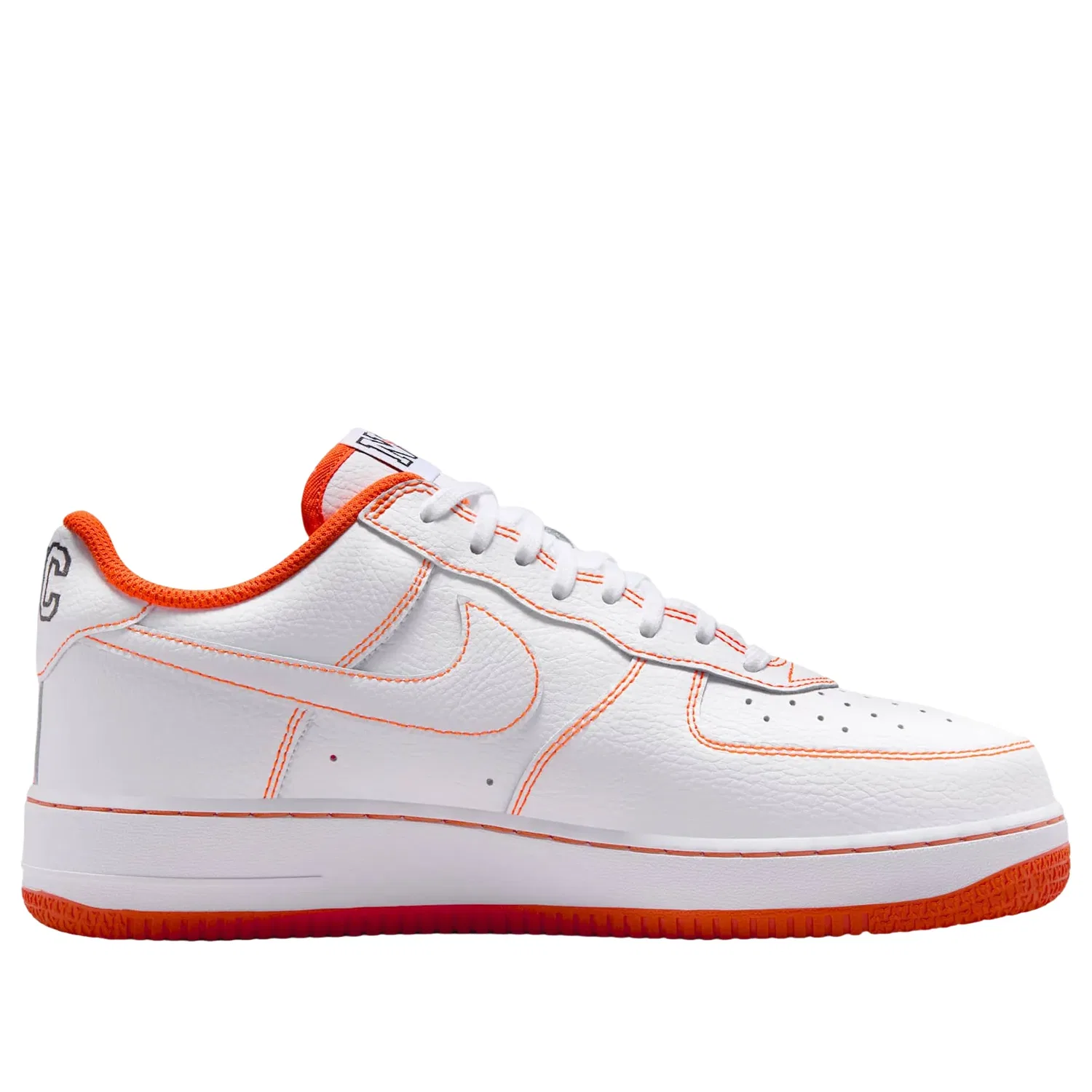 Детские кроссовки с кожаным верхом Air Force 1 Low Protro Kobe Bryant 'Lord of the Rings' Nike, White/White/Safety Orange — фото 2