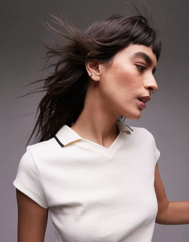 

Укороченная футболка-поло Topshop с отделкой из камня