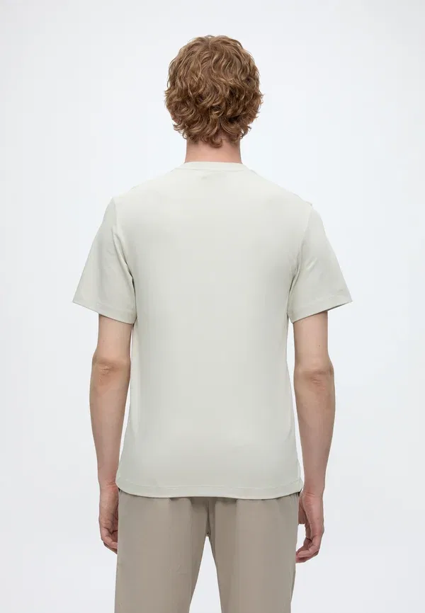 Футболка Calvin Klein Stretch nano tee basic t-shirt, лунный свет — фото 3