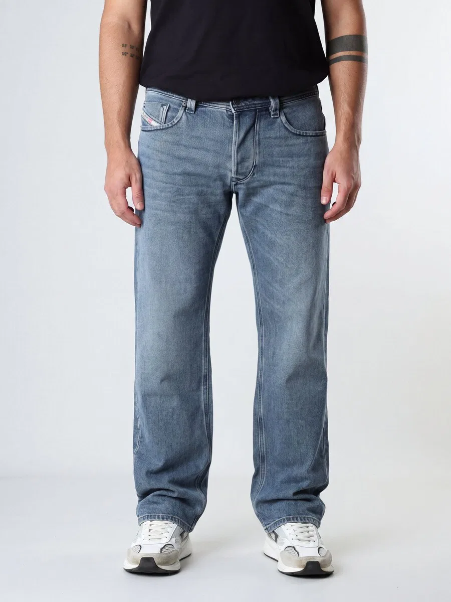 Джинсы DIESEL Regular Jeans '1985 LARKEE' синего цвета — фото 2