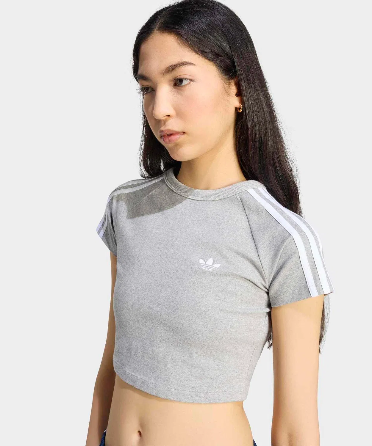 Женская футболка с коротким рукавом, облегающая, модель SST Baby Tee Adidas, Grey — фото 3