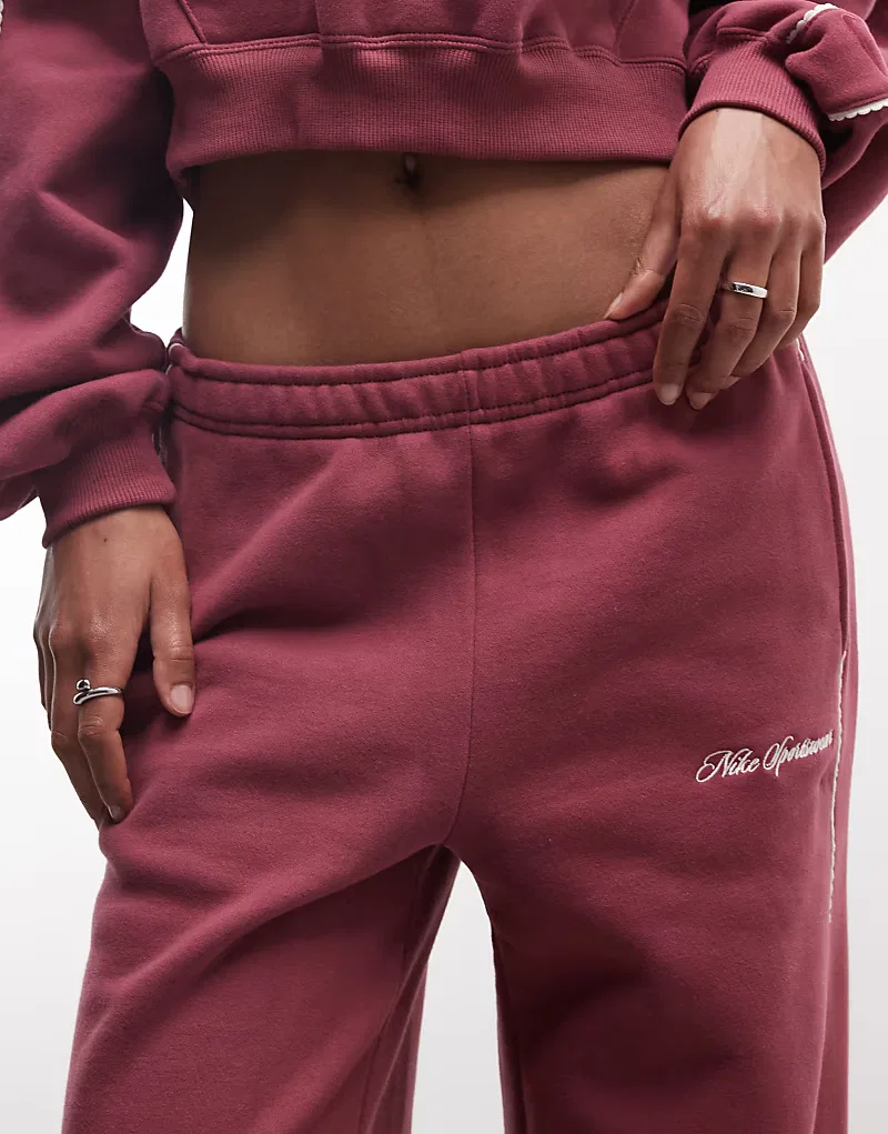 Спортивные брюки Nike Studio Fleece средней плотности с волнистым краем, розовый — фото 4