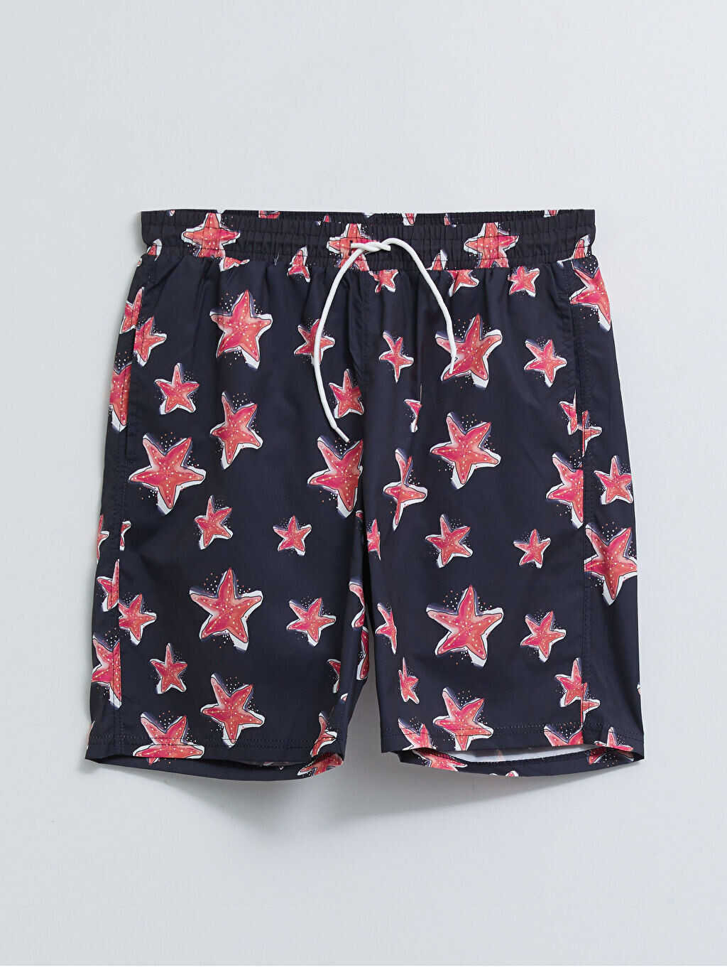 

Мужские морские шорты до колен с принтом LCW SWIMWEAR