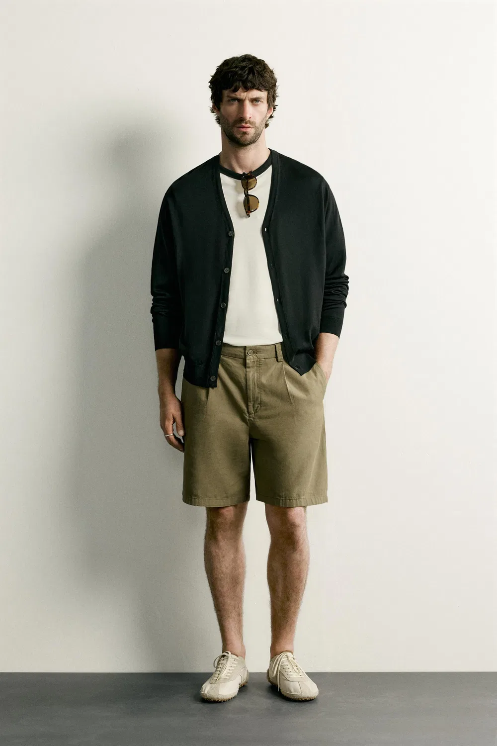 Плиссированные бермудские шорты стандартного кроя ZARA, Beige