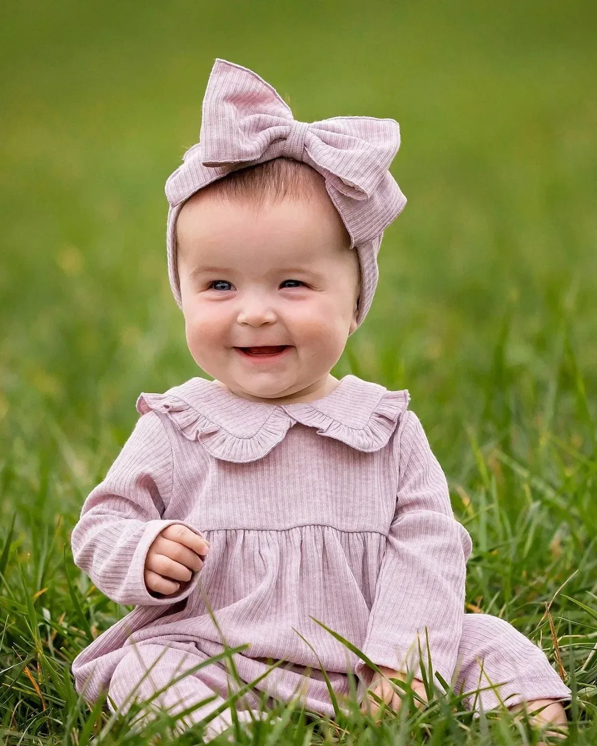 Детский боди-комбинезон с длинным рукавом и воротником-рюшем Heather Romper Mabel + Honey, розовый