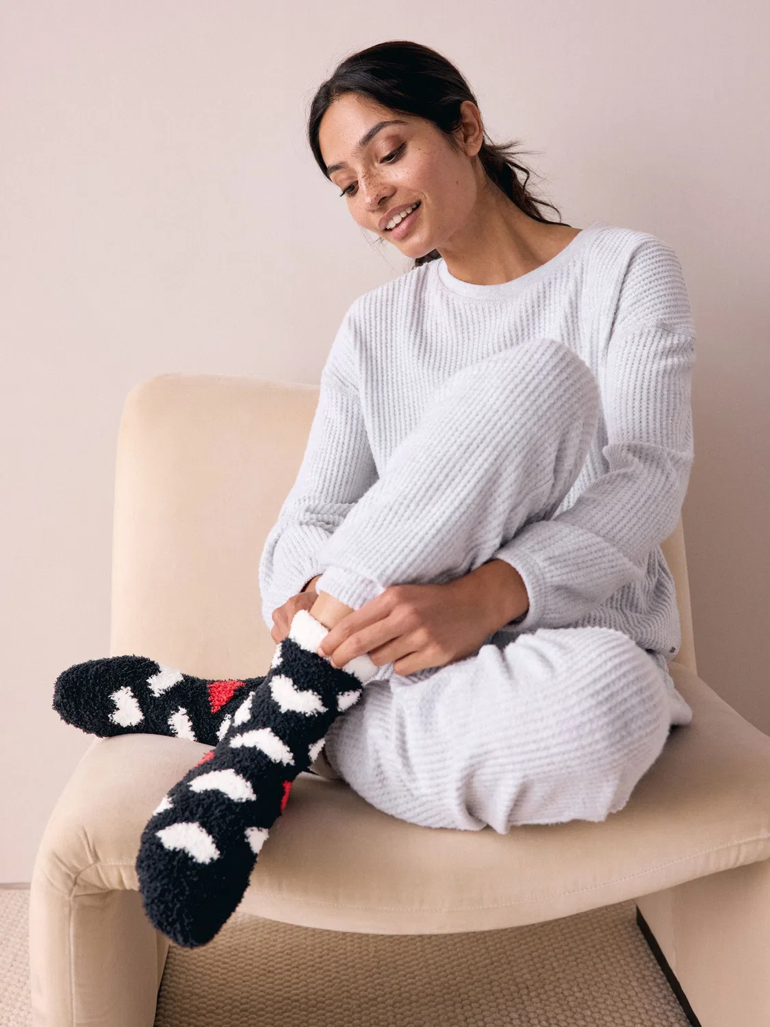 Носки 4 пары, ажурные, Cosy Ankle Socks Next, черно-белые с красными сердечками — фото 2
