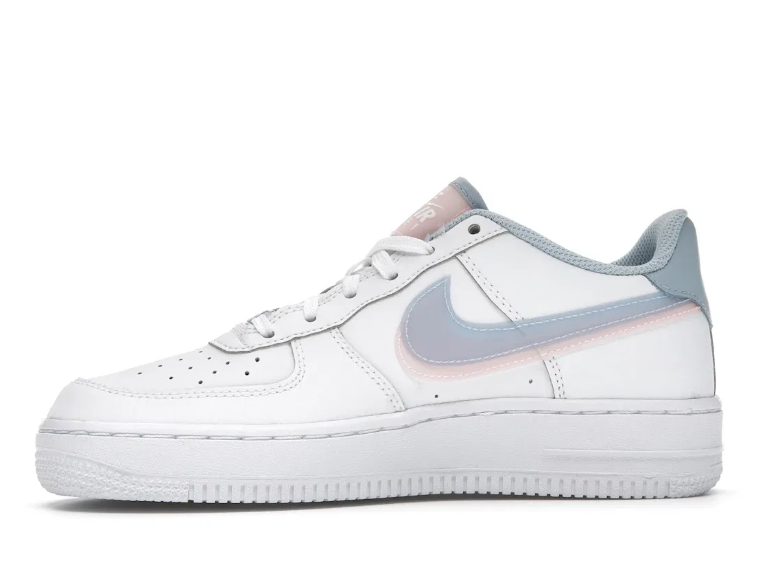 Детские кроссовки с двойным swoosh Nike Air Force 1 Low LV8, White/Light Armory Blue/Arctic Punch — фото 3